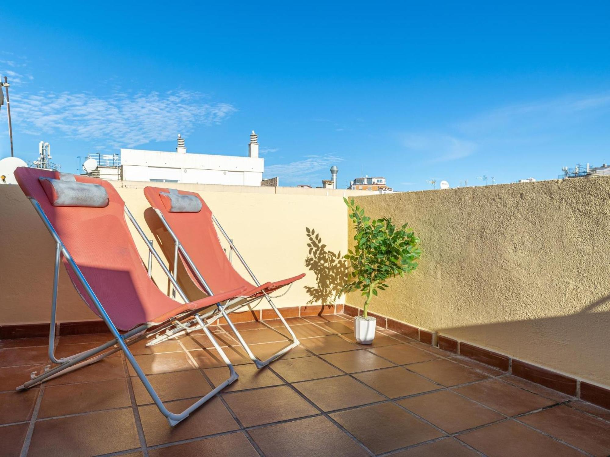 H2M Lazcano With Sunny Terrace In Old Town 马拉加 外观 照片
